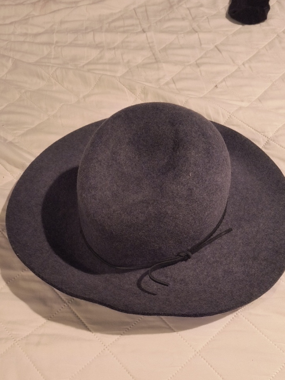 Classic Wide Brim Felt Hat in Charcoal Gray
